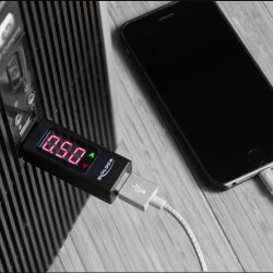 DELOCK αντάπτορας USB 65569 με οθόνη ένδειξης V/A, έως 5V/4A, μαύρος