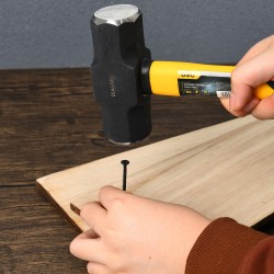 DELI βαριοπούλα DL447003 με αντιολισθητική Fiberglass λαβή, 1.36kg, 380mm